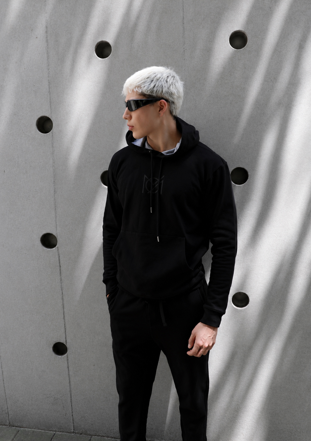 HOODIE BLACK. Colección: Fragmento 1 - Imagen 9